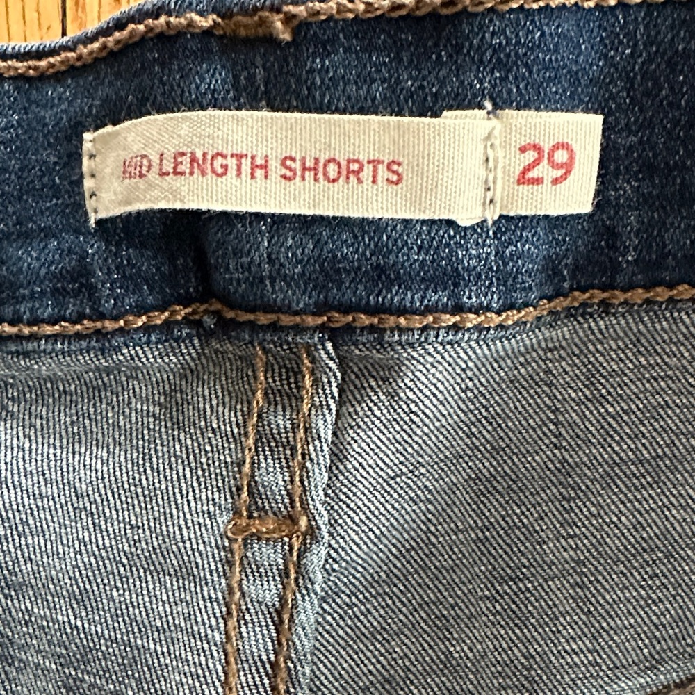 Two Pairs Levi’s Denim Mid-Length Shorts | 29 - Picture 5 of 11